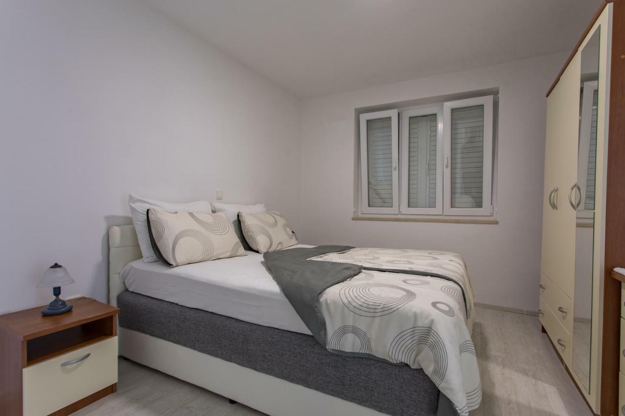 Apartmani Marija Jakir Brela Extérieur photo