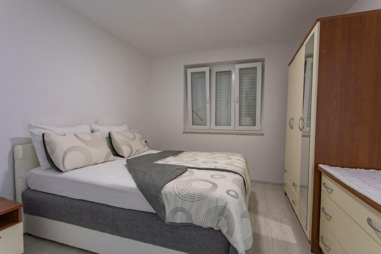 Apartmani Marija Jakir Brela Extérieur photo